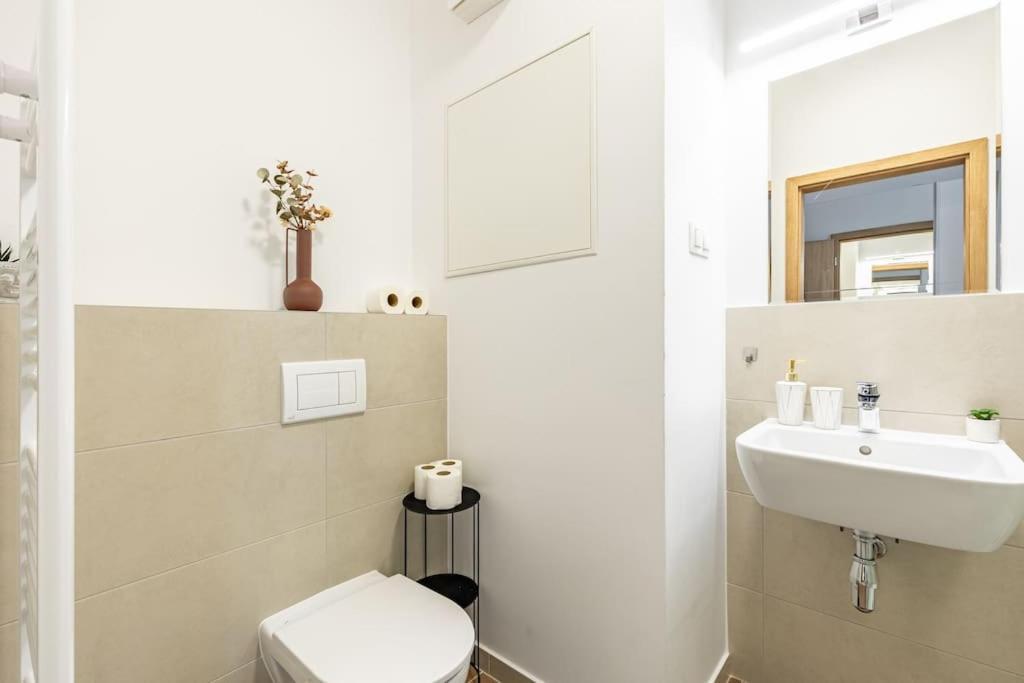 Cityscape Oasis: Active Studio Heaven Братислава Екстер'єр фото