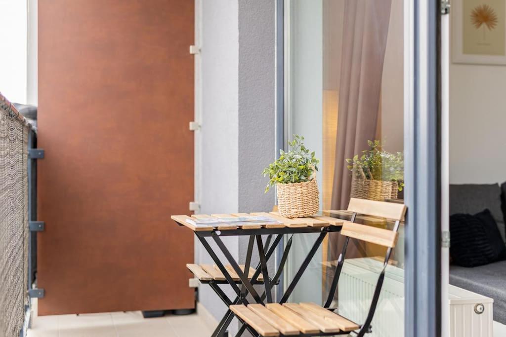 Cityscape Oasis: Active Studio Heaven Братислава Екстер'єр фото