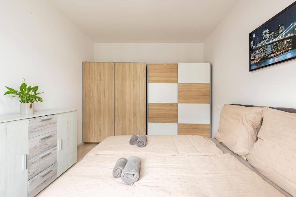 Cityscape Oasis: Active Studio Heaven Братислава Екстер'єр фото