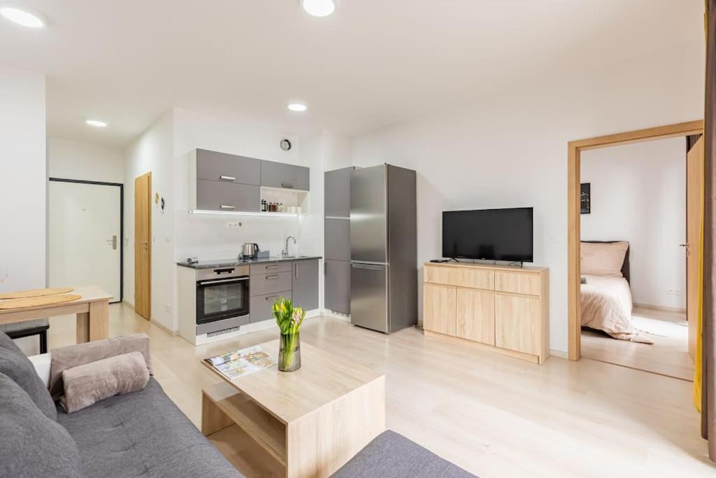 Cityscape Oasis: Active Studio Heaven Братислава Екстер'єр фото