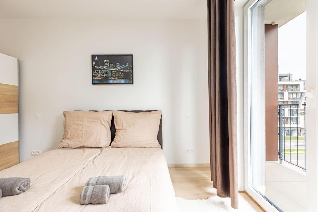 Cityscape Oasis: Active Studio Heaven Братислава Екстер'єр фото