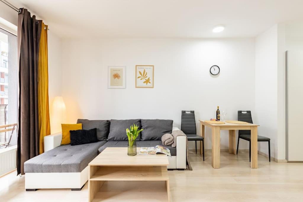 Cityscape Oasis: Active Studio Heaven Братислава Екстер'єр фото