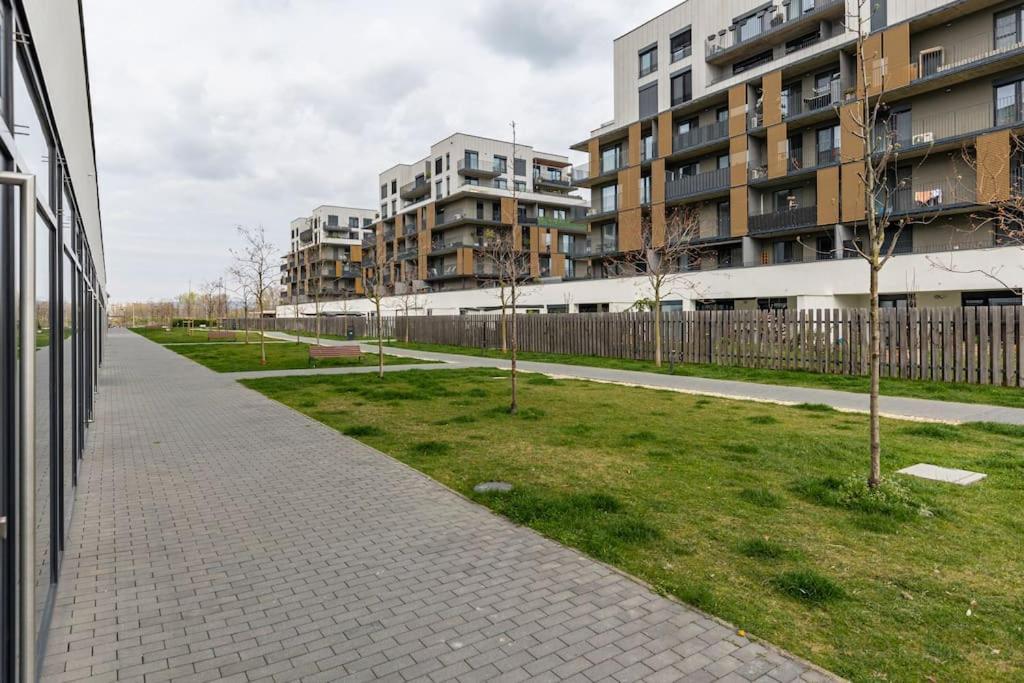 Cityscape Oasis: Active Studio Heaven Братислава Екстер'єр фото